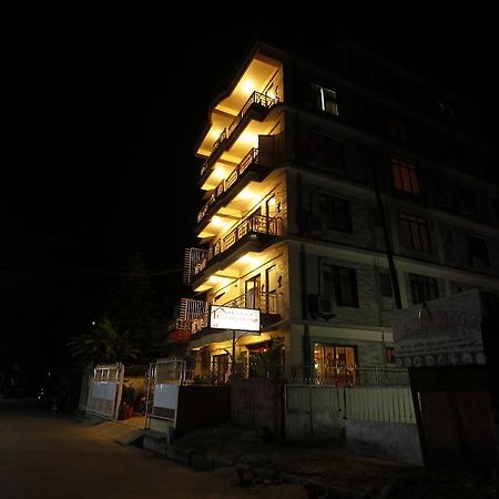 Hotel Family Home Pokhara Ngoại thất bức ảnh