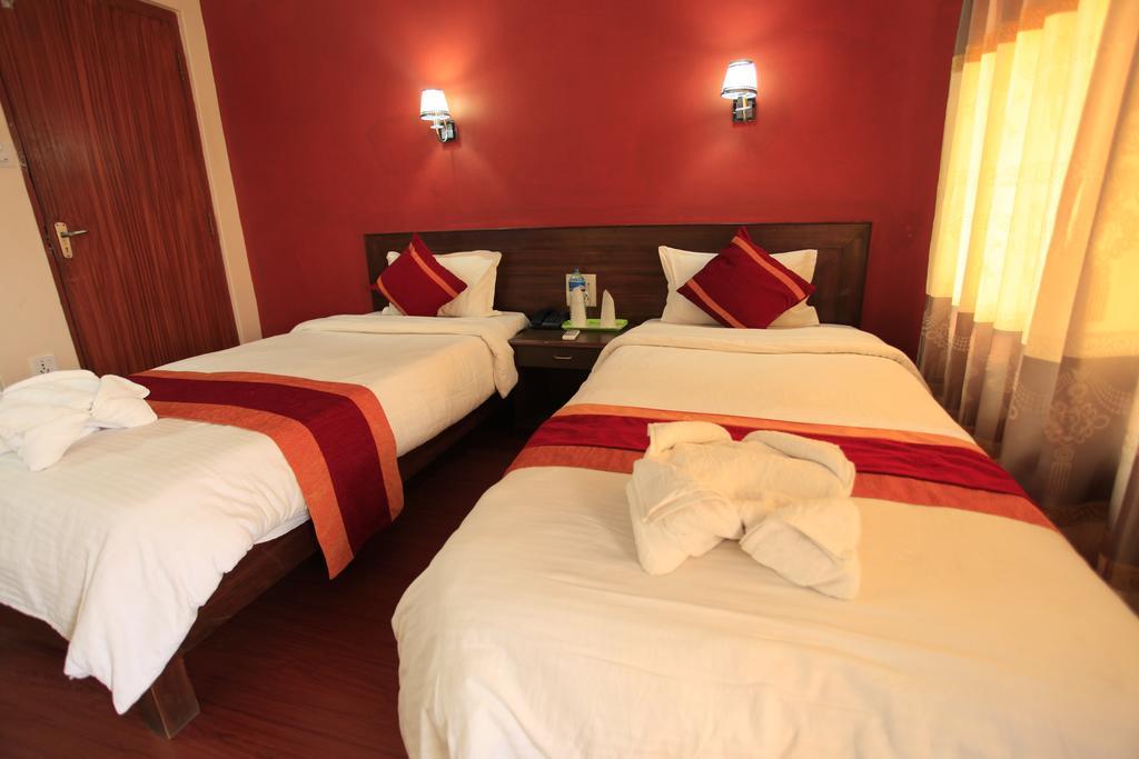 Hotel Family Home Pokhara Ngoại thất bức ảnh