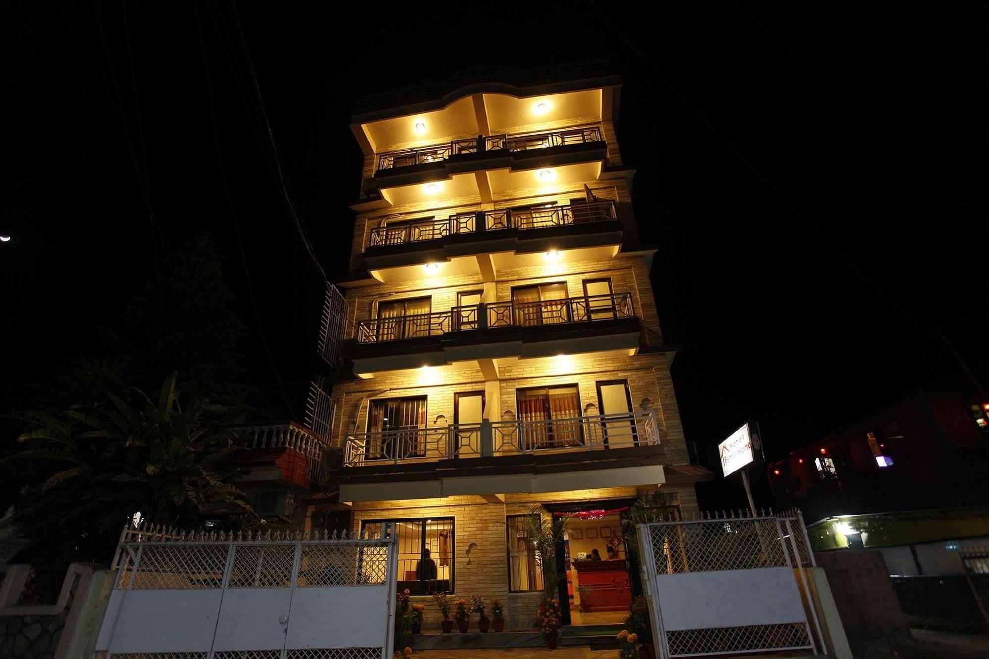 Hotel Family Home Pokhara Ngoại thất bức ảnh